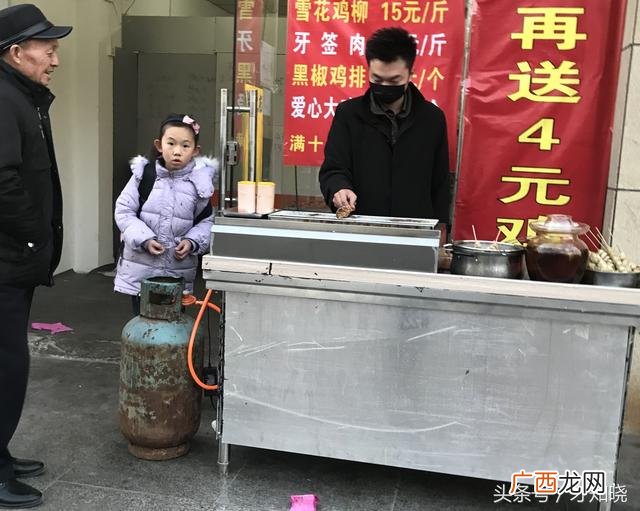 卖烤面筋一晚能赚多少钱 烤面筋创业如何