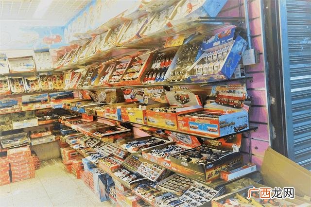 广州进货最便宜的批发市场 二元店广州小商品批发