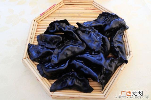 彩色饺子图片 彩色水饺面