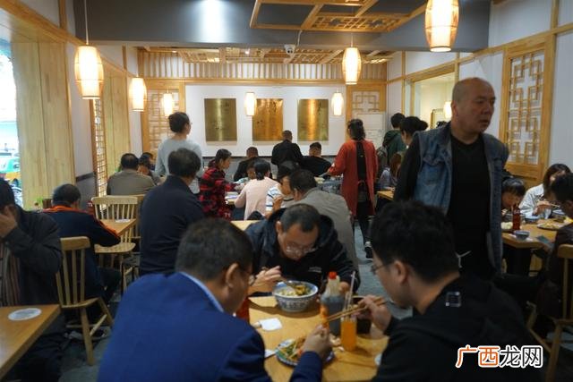 开饺子馆一年赚多少钱 饺子馆创业故事