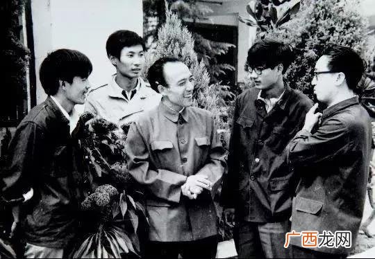 梦见爸爸骨折 梦见爸爸创业失败
