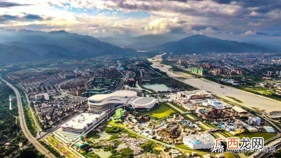 成都文旅城房子不好卖 融创业主群