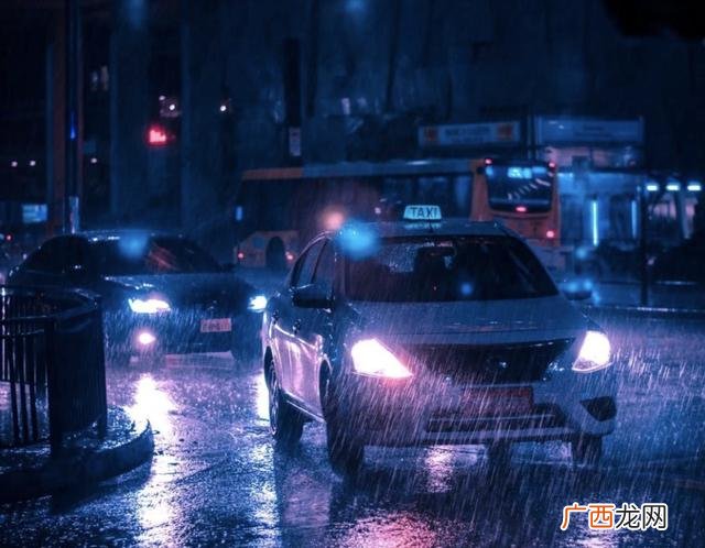 忙碌上班族图片 上班族和创业的图