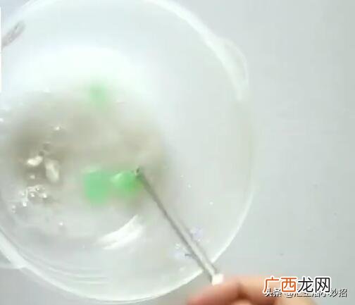 洗衣液咋做的,在家如何自制洗衣液