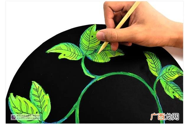 空间表现艺术作品100字 手工创意作品 小学生