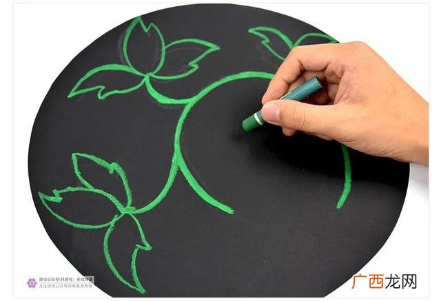 空间表现艺术作品100字 手工创意作品 小学生