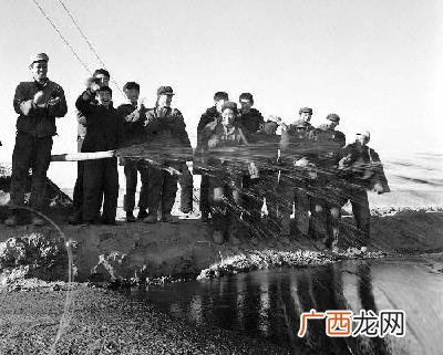 关于奋斗七言绝句,形容创业豪情七律
