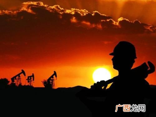 关于奋斗七言绝句,形容创业豪情七律