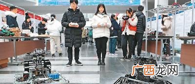 当前创新创业主要集中在互联网,张庆永认为创业做项目在做成商业模式的同时