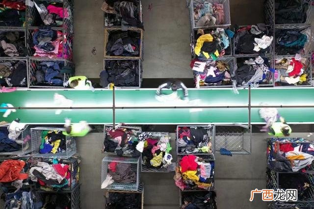 回收旧衣服挣钱吗,哪里找旧衣服回收的销路