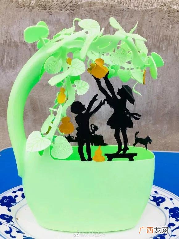 洗衣液瓶子怎么做喷壶,用洗衣液瓶做手工作品