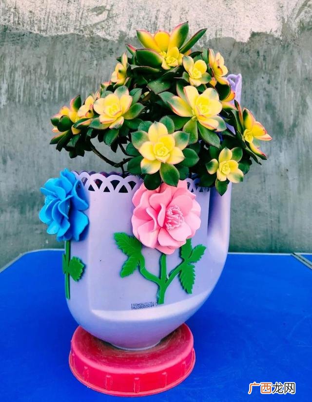 洗衣液瓶子怎么做喷壶,用洗衣液瓶做手工作品