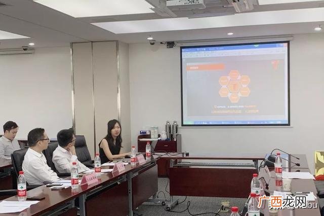 深圳创业中心在哪,福田皇冠自主创业孵化基地