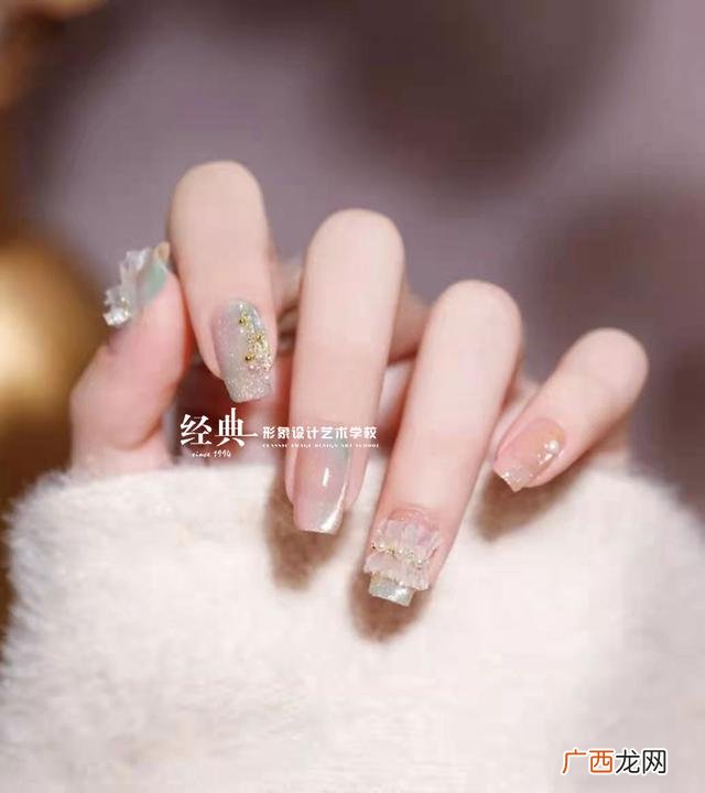 美甲和美容哪个吃香 了解美容美甲