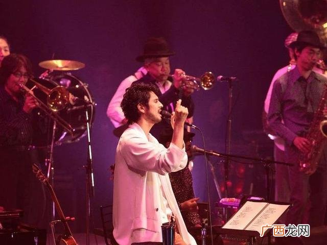 老酒馆片尾曲歌词,创业年代片尾曲演唱者