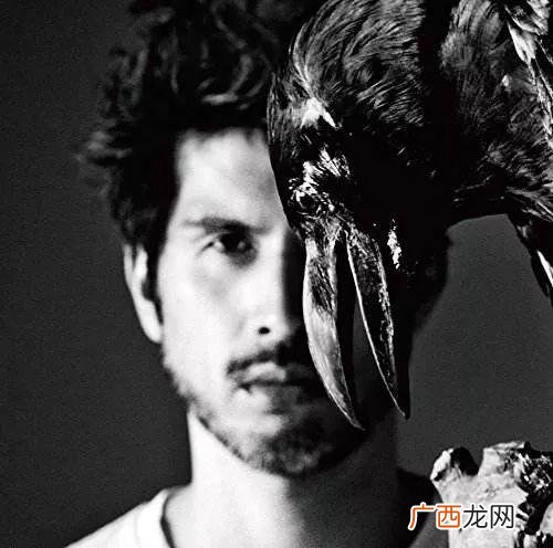 老酒馆片尾曲歌词,创业年代片尾曲演唱者