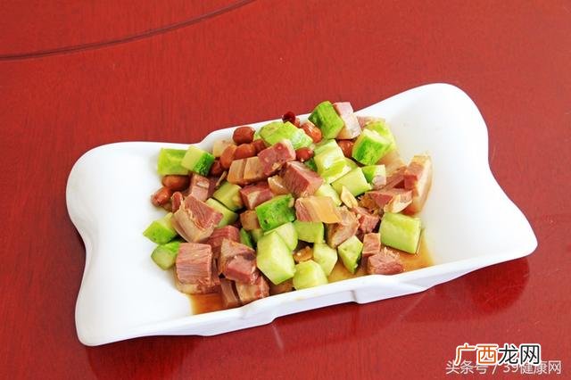 吃鸭肉会长胖吗,烤鸭腿的热量